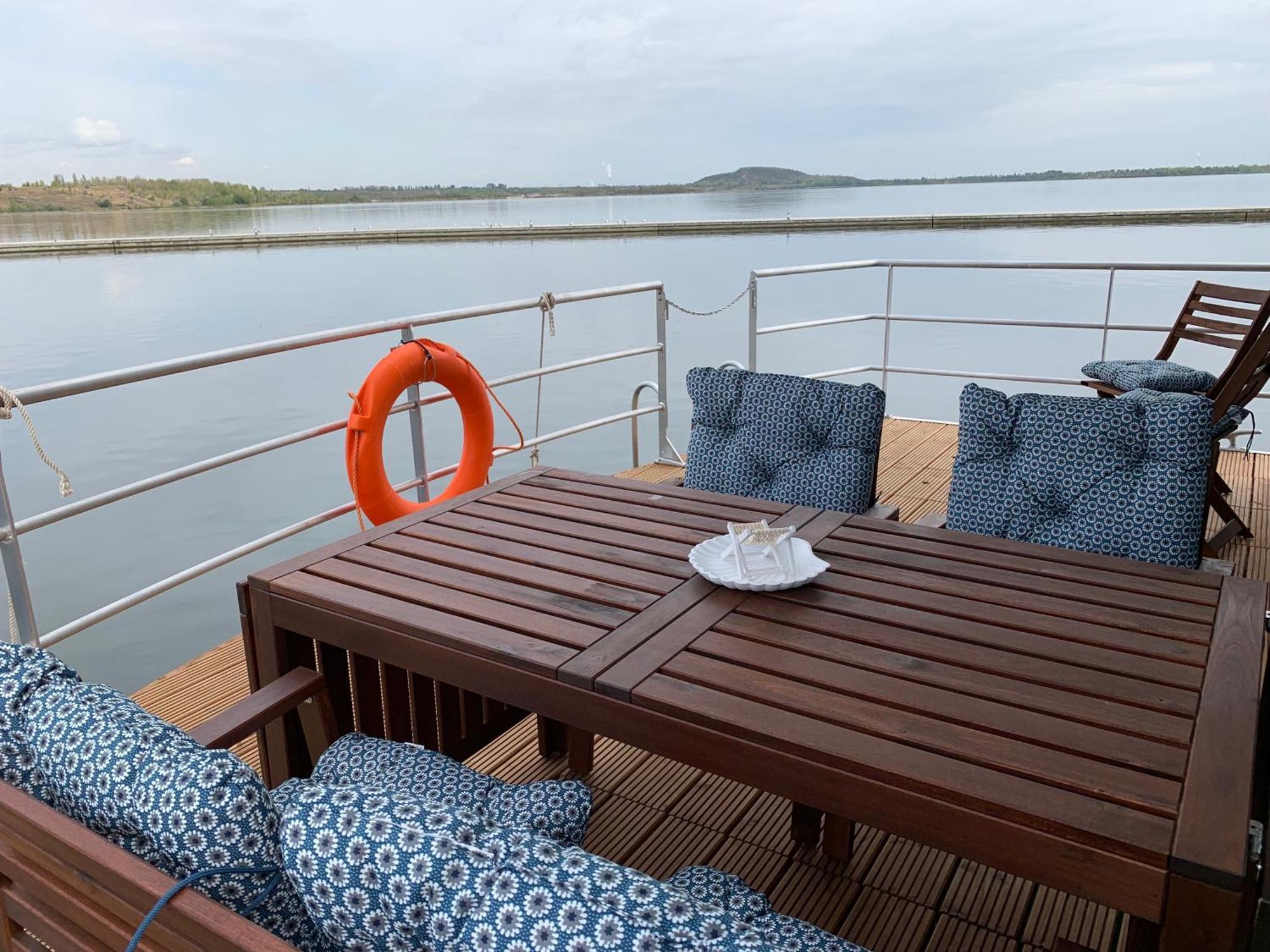 Hausboote Marina Braunsbedra Villa Luaran gambar